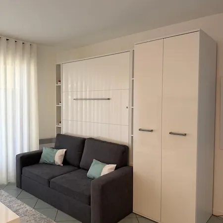 A Deux Pas De Monaco 아파트 *